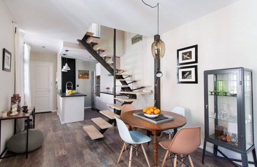 Bayonne Apartment | BAYONNE, Standing, triplex, historic district 5p