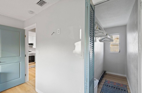 Bayview House | Bayou Bungalow Near Beaches & Downtown
