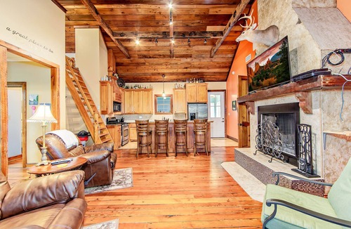 Pierre Part House | "Bayou Fever" a Cajun Bayou Paradise -Sleeps 12
