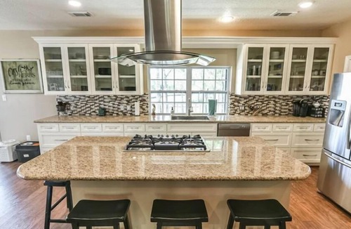 Shoreacres House | Bayou front home near Kemah Boardwalk/Sylvan Beach/Johnson Space Center