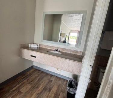 Jennings Hotel | Bayou Inn