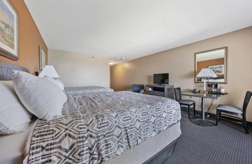 Put-in-Bay Hotel | BayShore #328