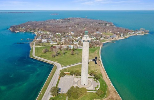 Put-in-Bay Hotel | BayShore #328