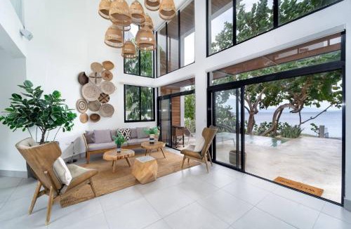 Palmar de Ocoa Villa | Bayshore 76 Beachfront Villa Palmar de ocoa