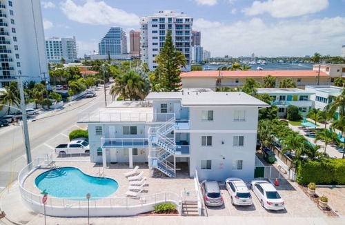 Central Beach Apartment | Bayshore Breeze Apt 4