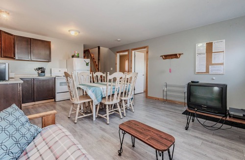 Colpoys Bay Cottage | Bayshore Cottages: The Hukilau