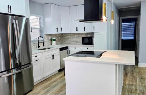 Bayshore Gardens House | Bayshore Vacation Home
