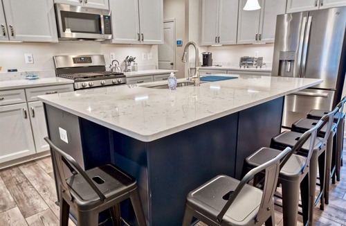 St. Martin House | Bayside * 5 BR Twin House w 4.5 BA and 3 Master Bedroom Suites, sleeps up to 14