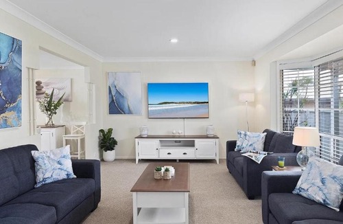 Fingal Bay House | Bayside at Fingal Bay