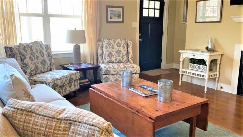 Town Bank House | Bayside Beauty