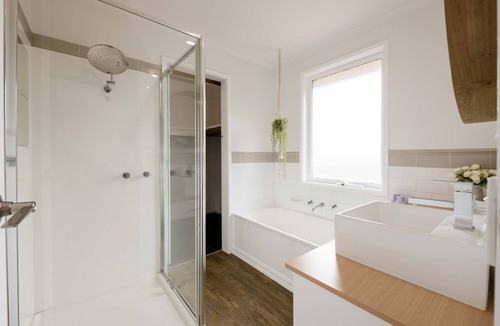 Clifton Springs House | Bayside Charm