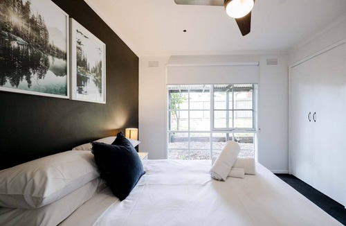 Clifton Springs House | Bayside Charm