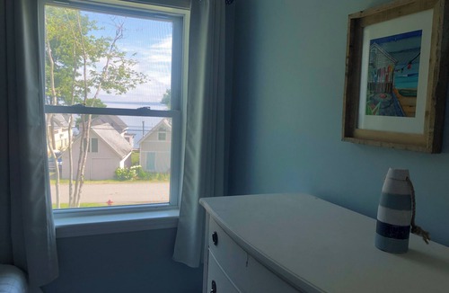 Northport House | Bayside Cottage: A Cozy Coastal Retreat for Every Season