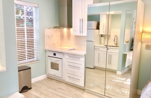 Northeast Miami Cottage | Bayside Cottage Retreat