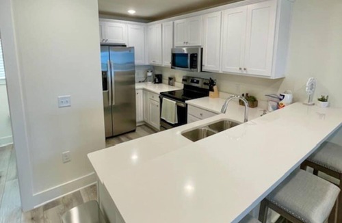 Innerarity Townhomes House | Bayside Days: Bay Views, Pool, Beach, & 2 Kayaks!