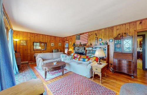 Castine House | Bayside Dreams