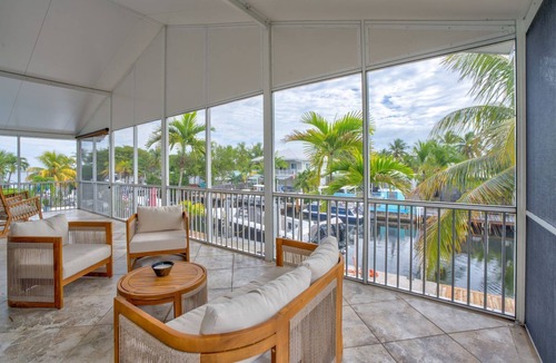 Twin Lakes House | Bayside Dreams waterfront pool home 5 br/3bath with dock.