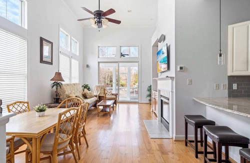 Bayside Village Villa | Bayside Founders – Stay for 12!