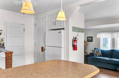 Villas Cottage | Bayside Guest Cottage