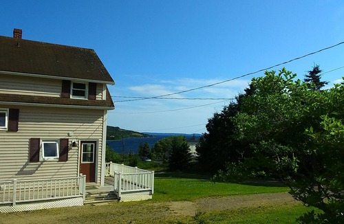 Baddeck House | Bayside Haven in Baddeck