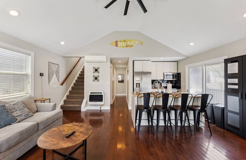 Town Bank House | Bayside Heated Salt Water Pool & Hot Tub Oasis