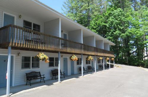 Cooperstown Hotel | Bayside Inn & Marina