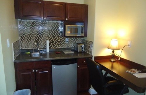 Bayridge West Hotel | Bayside Inn & Waterfront Suites