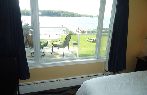 Bayridge West Hotel | Bayside Inn & Waterfront Suites