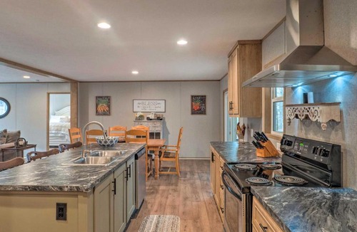 Negreet House | 'Bayside' Louisiana Vacation Rental w/Dock!