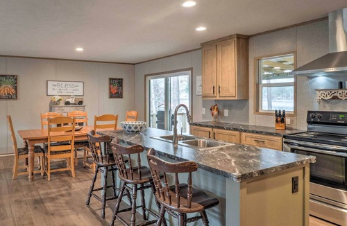Negreet House | 'Bayside' Louisiana Vacation Rental w/Dock!