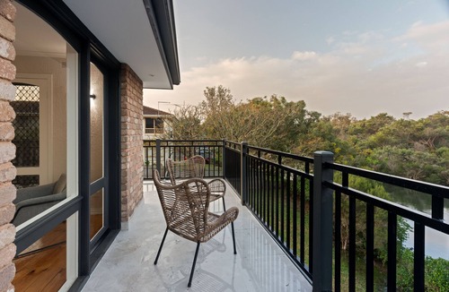 Frankston House | Bayside Oasis by Ready Set Stay