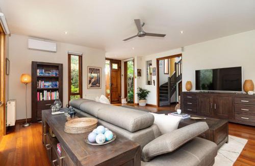 Highett House | Bayside Oasis in Highett