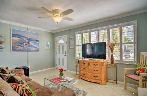 Indian Rocks Beach House | Bayside Pad with Pool Access and Dock half Mi to Beach
