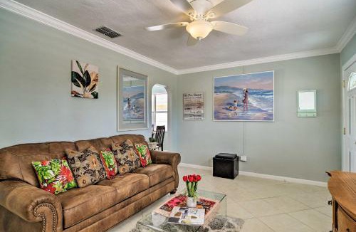 Indian Rocks Beach House | Bayside Pad with Pool Access and Dock half Mi to Beach