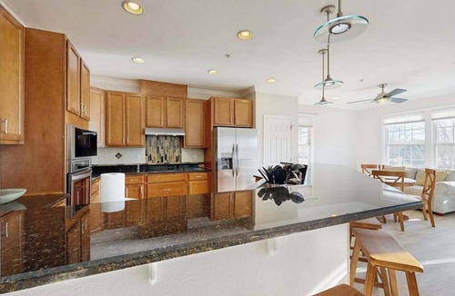 Sun Ridge Condo | Bayside Resort condo with pools, athletic courts, on-site golf, & shuttle access