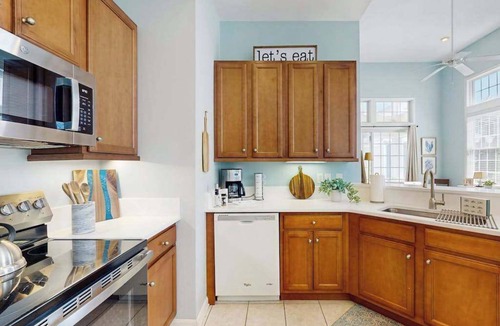 The Commons Condo | Bayside Resort dog-friendly townhouse w/tennis court access, WiFi, and balcony