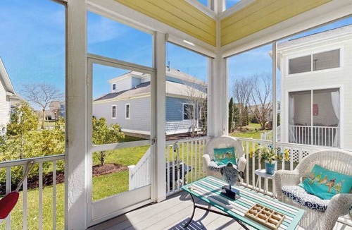 The Commons Condo | Bayside Resort dog-friendly townhouse w/tennis court access, WiFi, and balcony