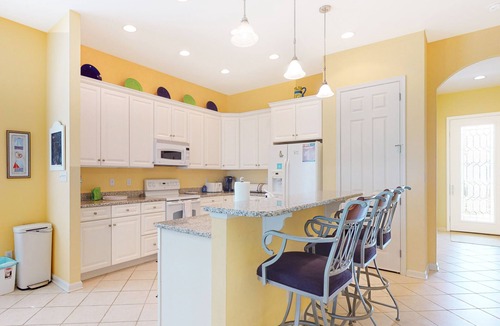The Commons House | Bayside Resort house w/basketball court, fireplace, gym, and golf on-site