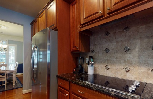 The Commons House | Bayside Resort townhouse w/ games, basketball court, shared sauna, gas grill