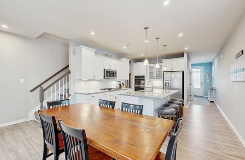 St. Martin House | Bayside Resort townhouse with indoor and outdoor pools and hot tub - dogs OK