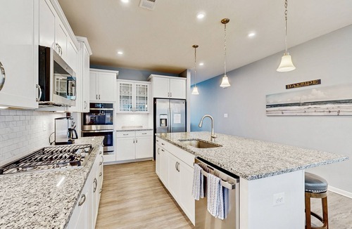 St. Martin House | Bayside Resort townhouse with indoor and outdoor pools and hot tub - dogs OK