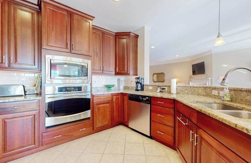 Bayside Condo | Bayside Resort with pools, golf, tennis, fishing, & spas plus beach shuttle