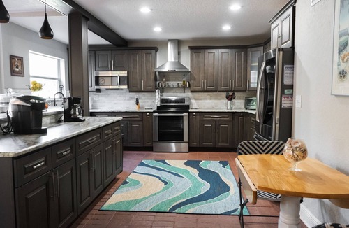 Beach Park House | Bayside Retreat - 8 mins to Airport