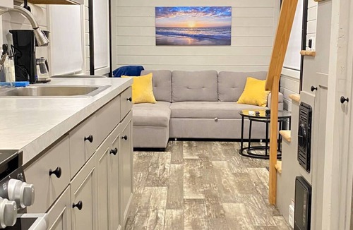 Gilchrist House | Bayside views and close to the Beach