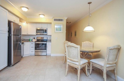 Captiva Condo | Bayside Villa 4224: Bright Corner Unit with Stunning Bay Views
