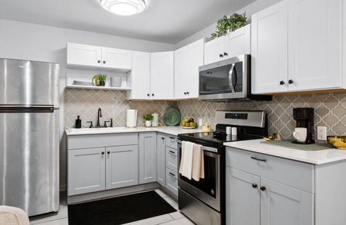 Baytown Apartment | Baytown Hideaway Private Casita One Bedroom Living with Deck and Kitchen