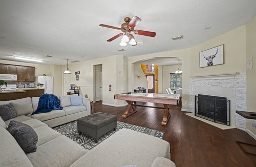 Baytown House | Baytown Htown Escape | Air Hockey Yard BBQ Games