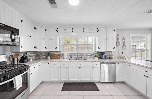 Baytown House | Baytown Retreat: 3-Bed Oasis w/Outdoor Spaces!
