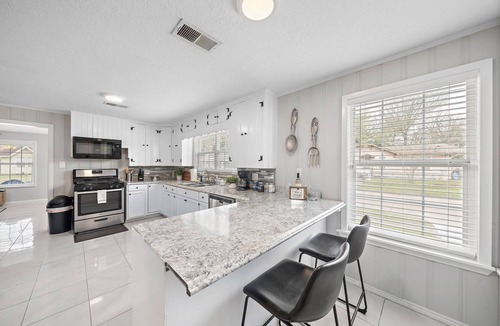 Baytown House | Baytown Retreat: 3-Bed Oasis w/Outdoor Spaces!