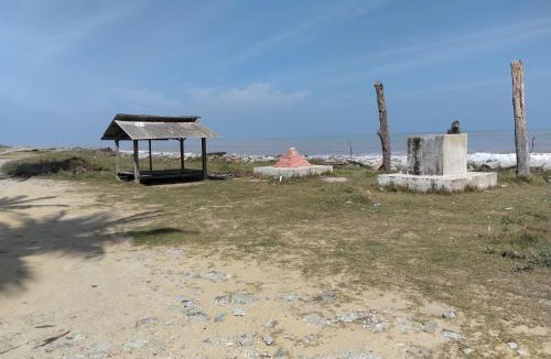 Kampung Badang Cabin | Bayu Beach Chalet PCB